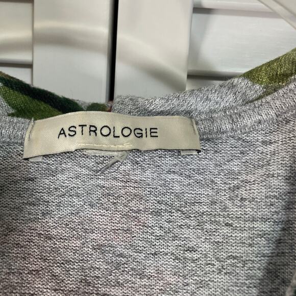 Astrologie Beaded Christmas Theme Cowl Neck Long Sleeve Sweater - Picture 3 of 4